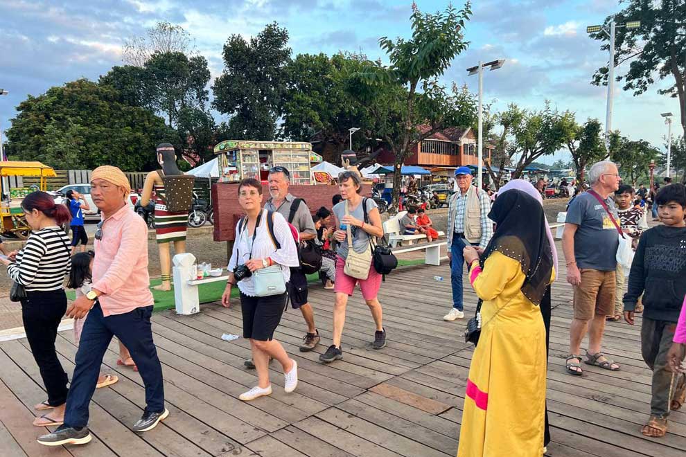 Foreign tourist numbers skyrocket